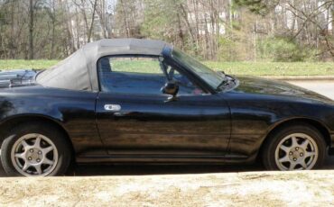 Mazda-MX-5-Miata-1996-Convertible-12