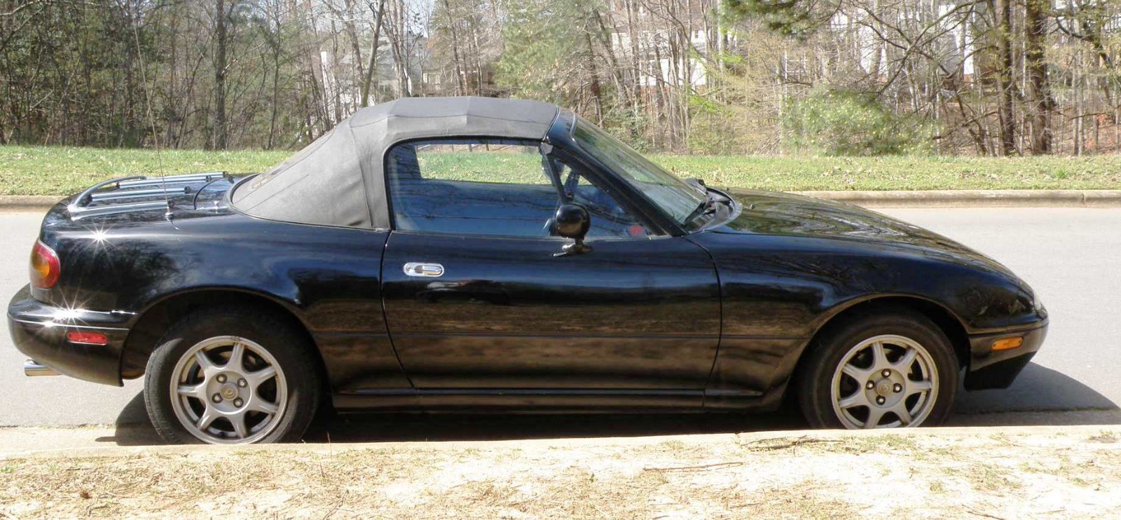 Mazda-MX-5-Miata-1996-Convertible-12