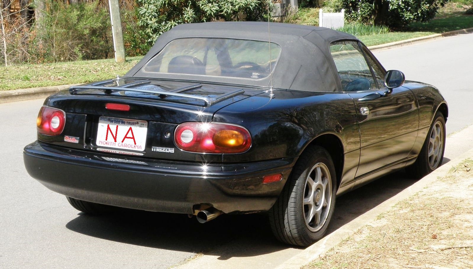 Mazda-MX-5-Miata-1996-Convertible-13