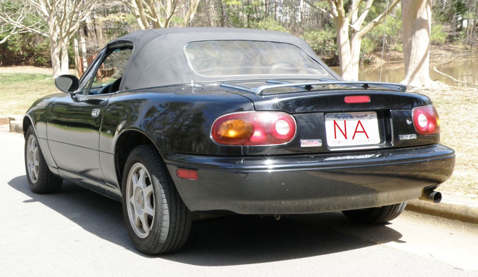 Mazda-MX-5-Miata-1996-Convertible-14