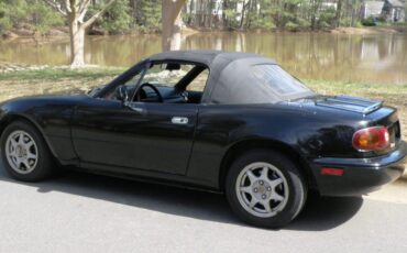 Mazda-MX-5-Miata-1996-Convertible-15