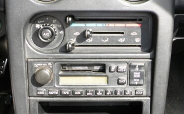 Mazda-MX-5-Miata-1996-Convertible-23