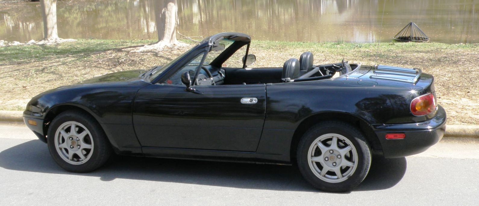 Mazda-MX-5-Miata-1996-Convertible-7