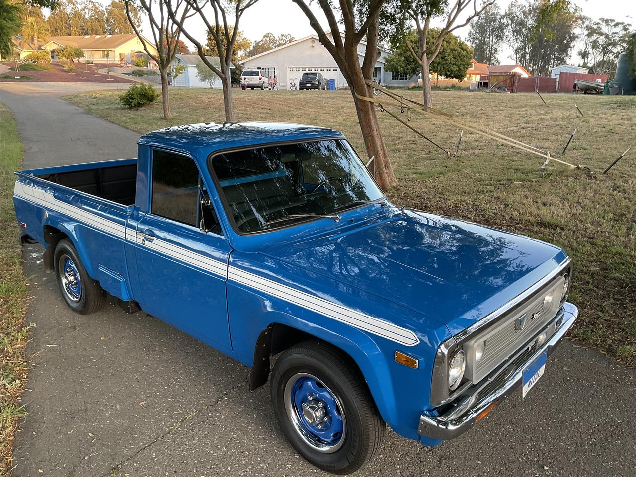 Mazda-Pickup-1974-skyish-blue-black-11