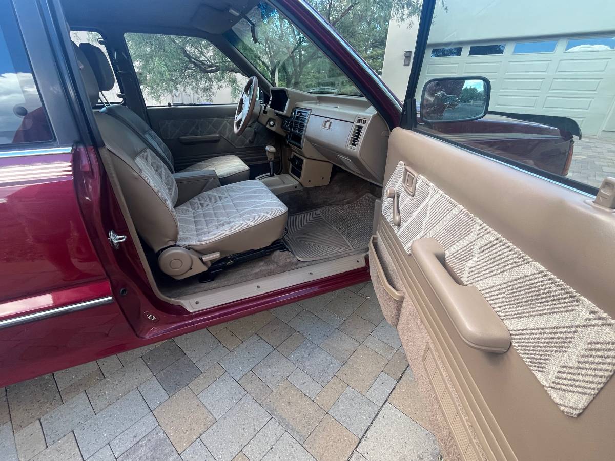 Mazda-b-series-2600i-cab-plus-1992-red-10