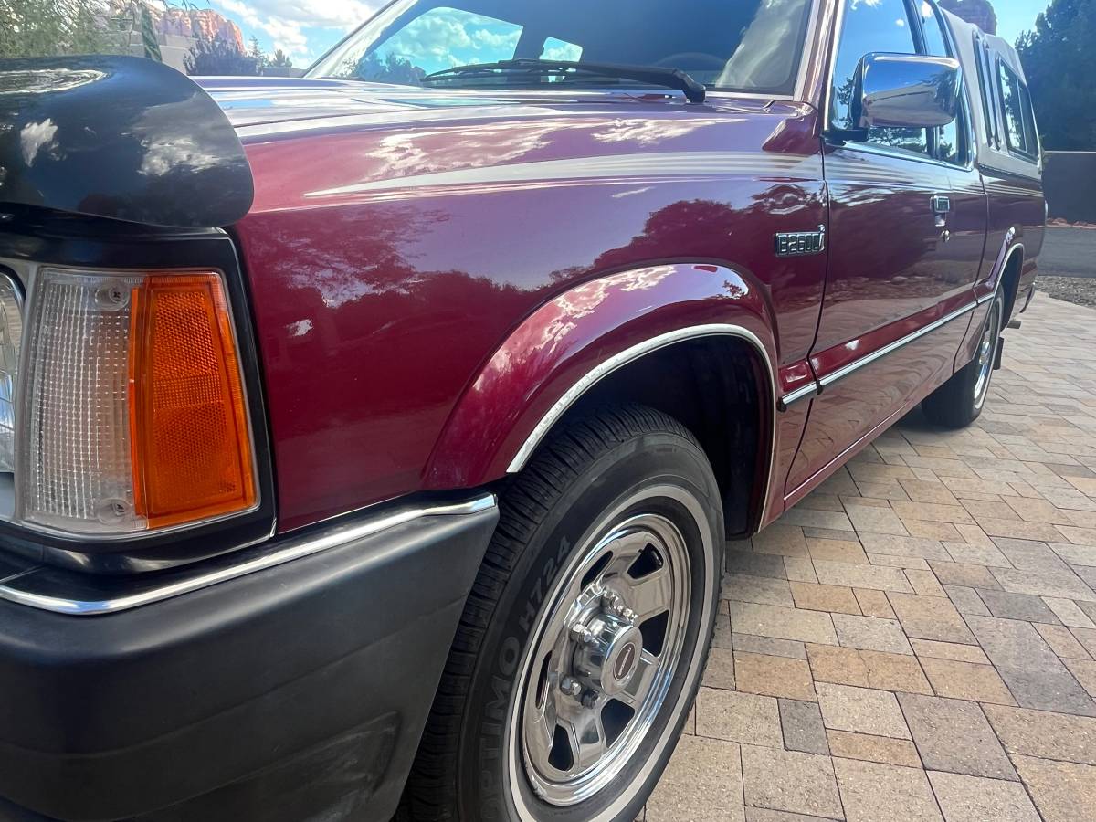 Mazda-b-series-2600i-cab-plus-1992-red-11