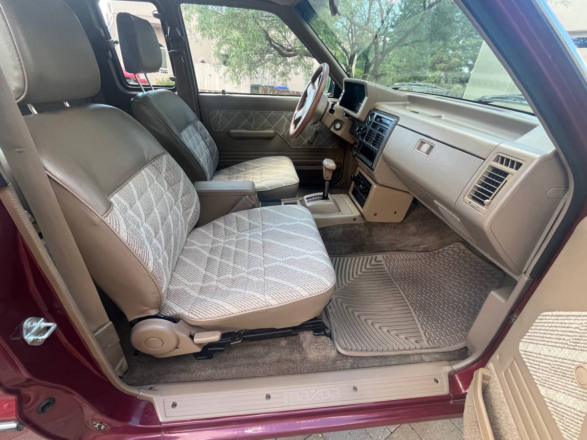 Mazda-b-series-2600i-cab-plus-1992-red-14