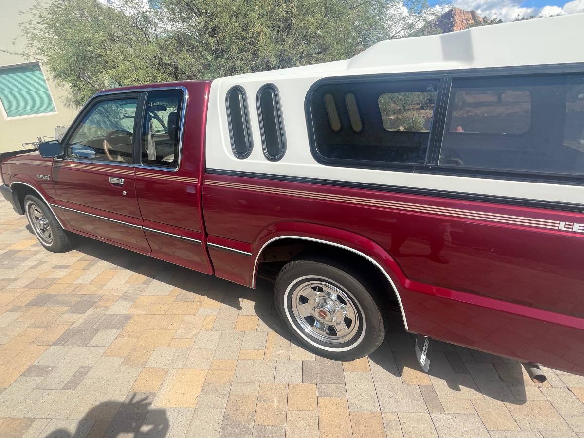 Mazda-b-series-2600i-cab-plus-1992-red-2