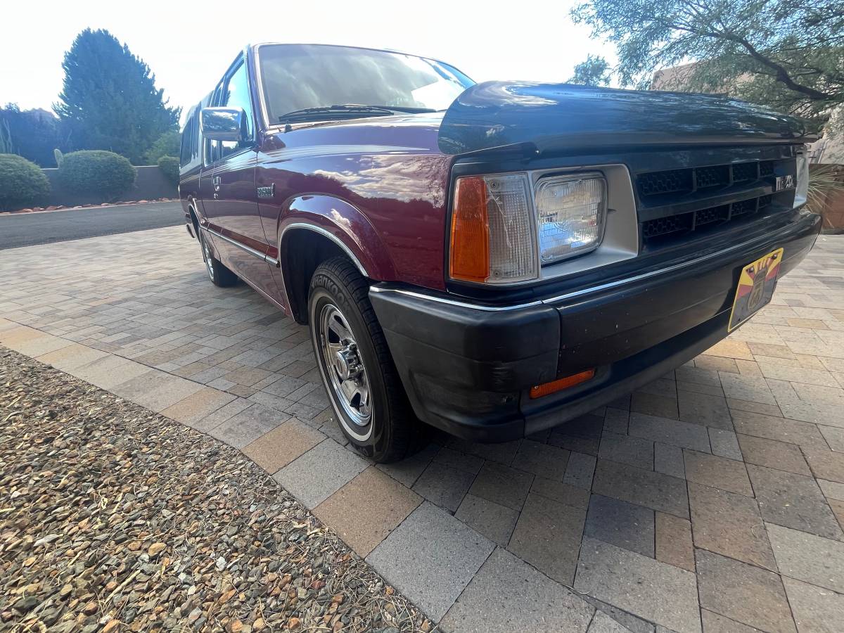 Mazda-b-series-2600i-cab-plus-1992-red-5