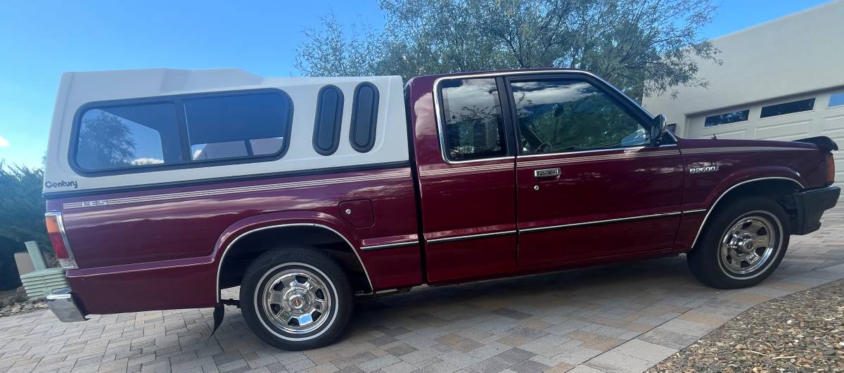 Mazda-b-series-2600i-cab-plus-1992-red-9