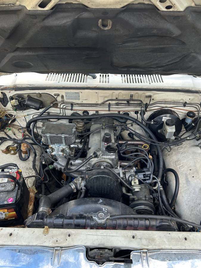 Mazda-b2200-1988-white-1