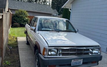 Mazda-b2200-1988-white-2