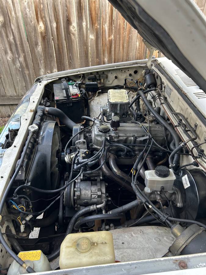 Mazda-b2200-1988-white-4