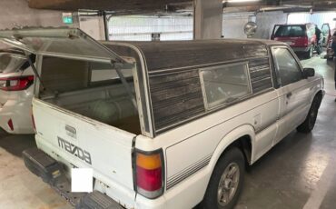 Mazda-b2200-1993-white-3