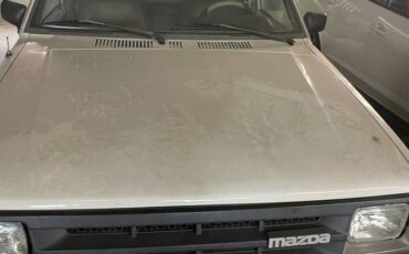 Mazda-b2200-1993-white-4