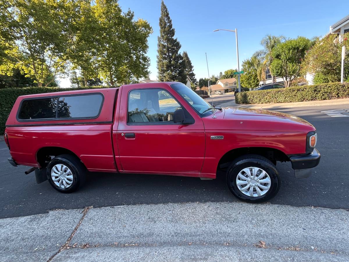 Mazda-b2300-1995-red-2