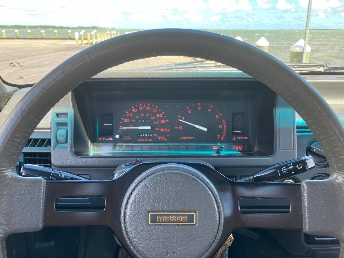Mazda-b2600i-1990-grey-4