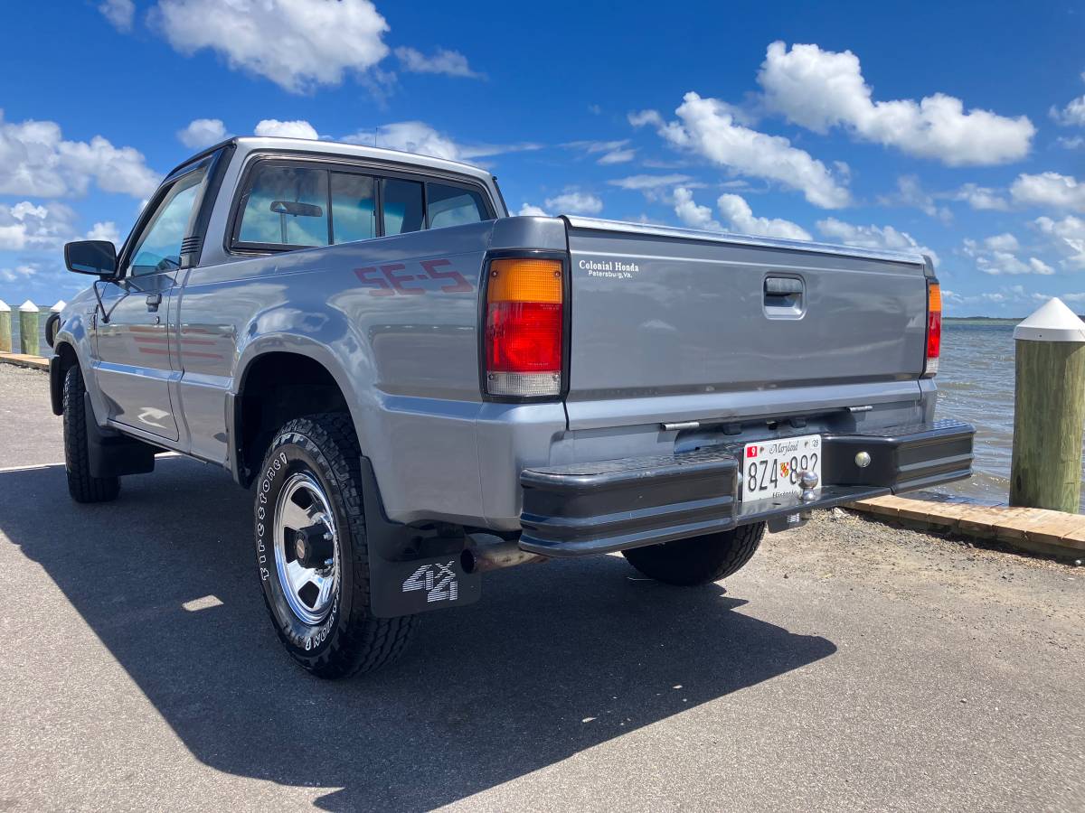 Mazda-b2600i-1990-grey-9