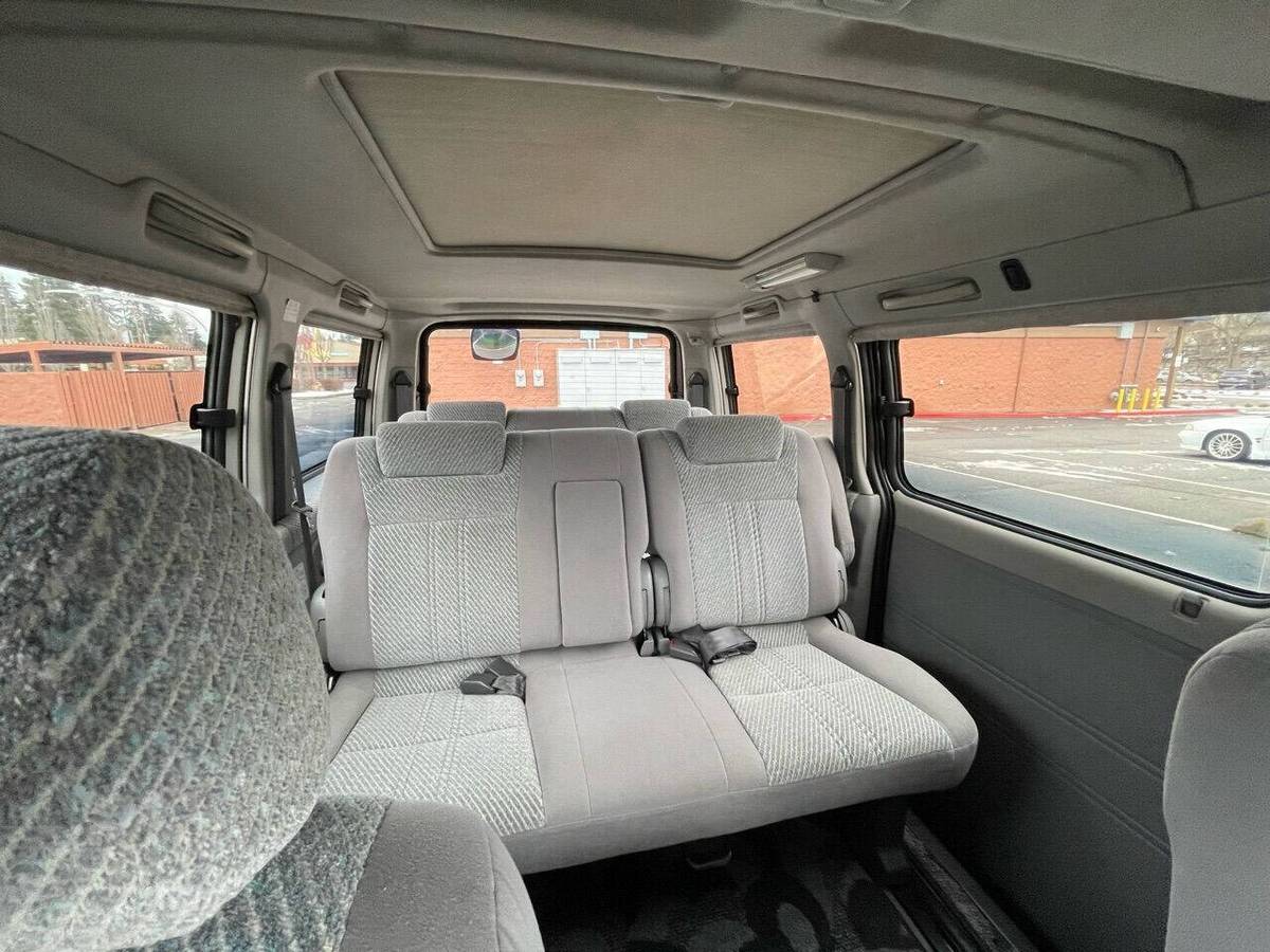 Mazda-bongo-friendee-diesel-1995-purple-11