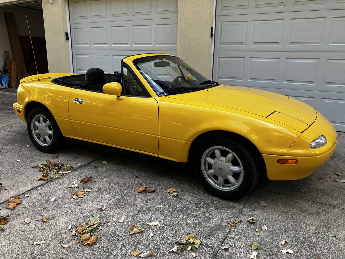 Mazda-miata-1992-yellow-1