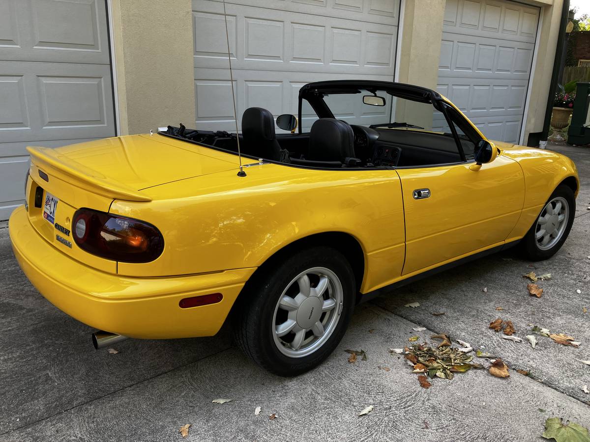 Mazda-miata-1992-yellow-2