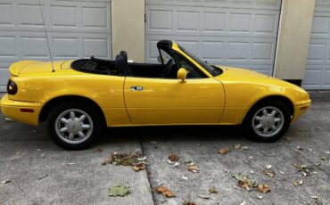 Mazda-miata-1992-yellow