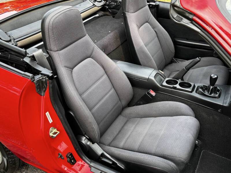 Mazda-mx-5-coupe-1990-16