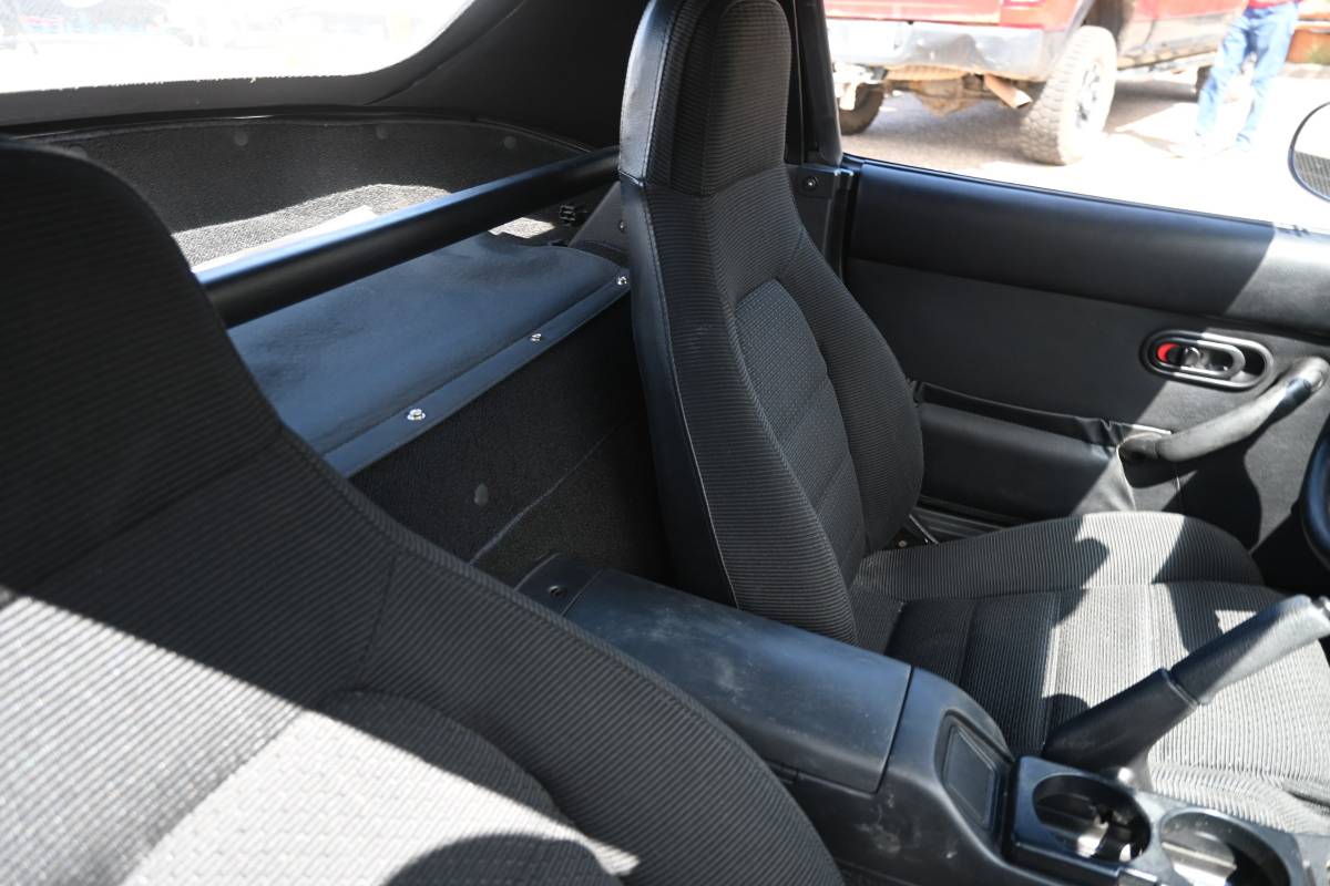 Mazda-mx-5-coupe-1995-black-4