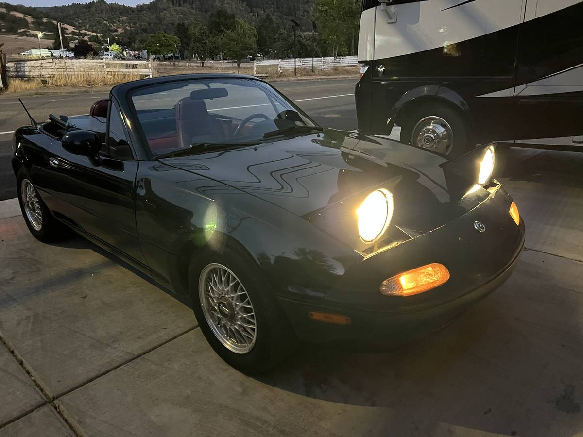 Mazda-mx-5-le-miata-1993-black-2