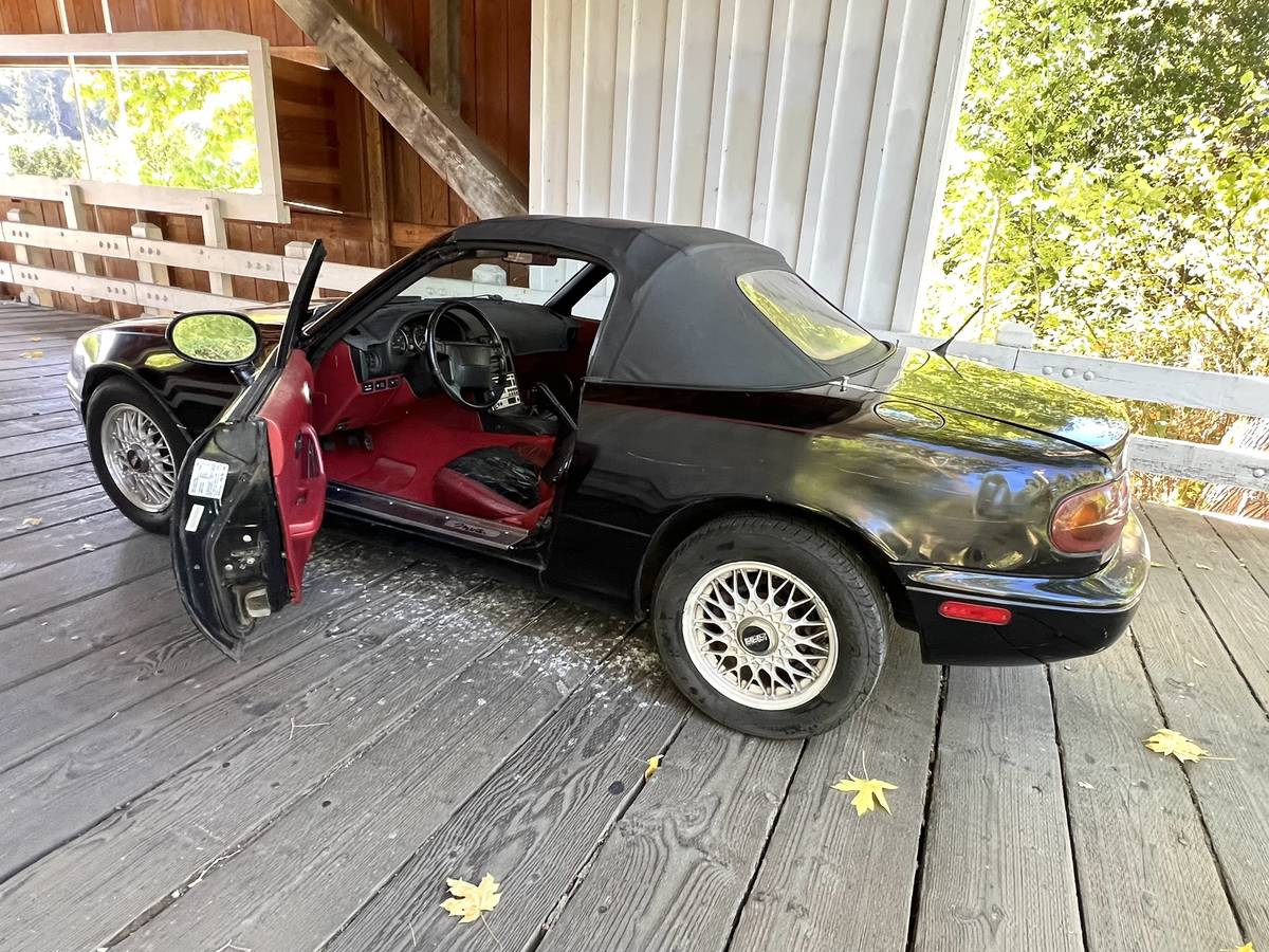 Mazda-mx-5-le-miata-1993-black-8