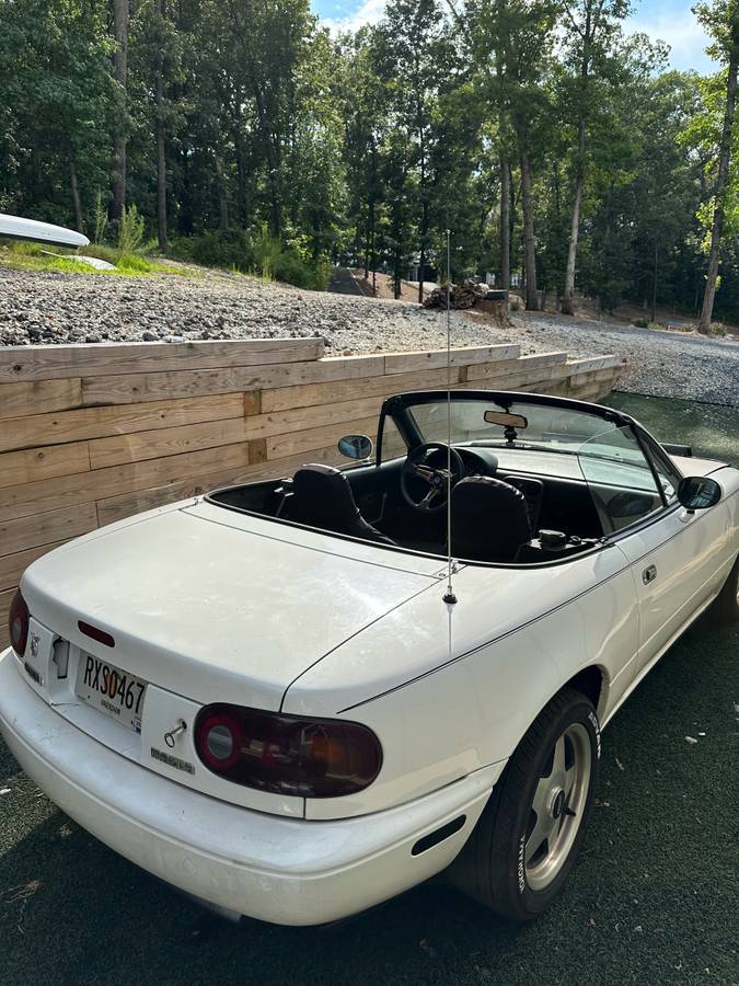 Mazda-mx-5-miata-1989-white-12