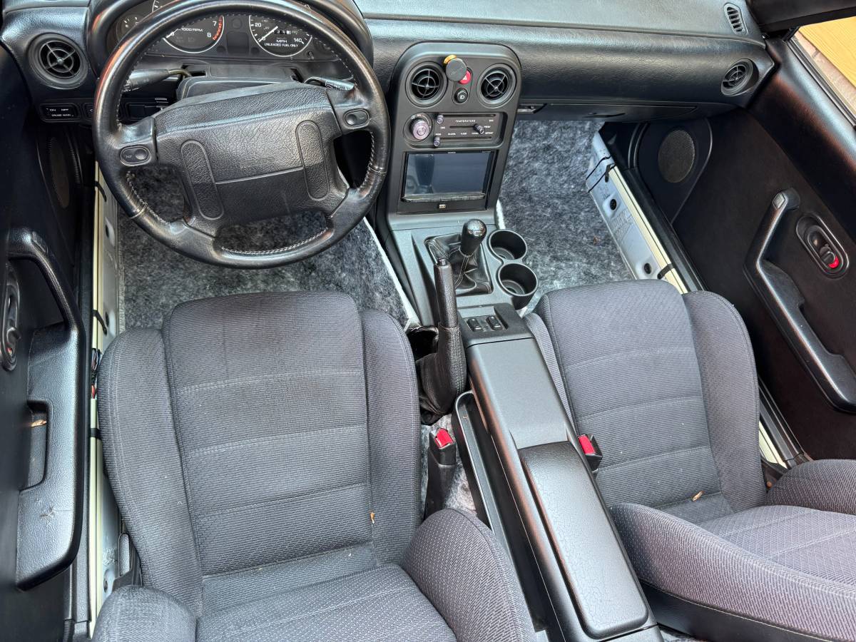 Mazda-mx-5-miata-1991-white-5