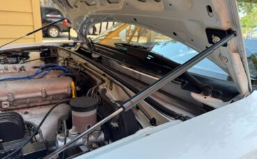 Mazda-mx-5-miata-1991-white-8