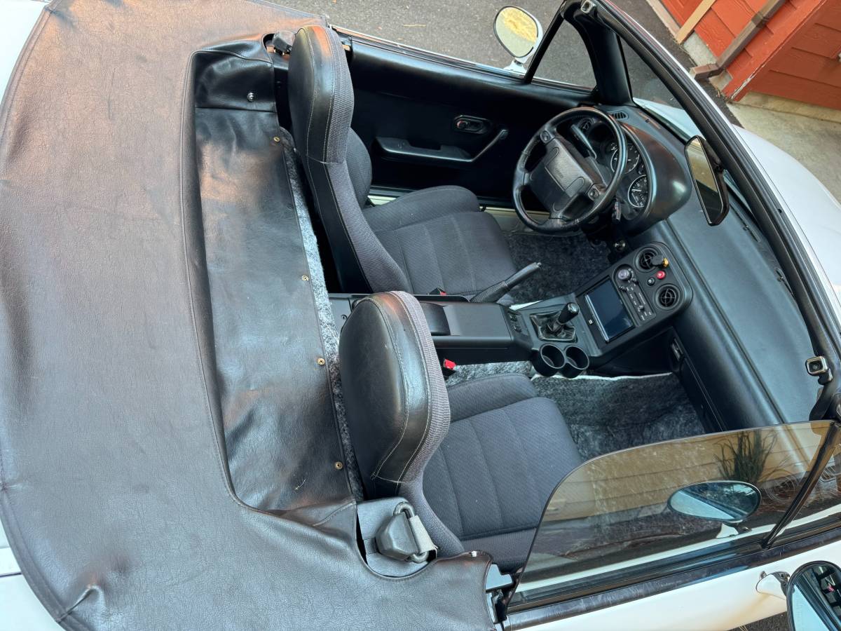 Mazda-mx-5-miata-1991-white-9