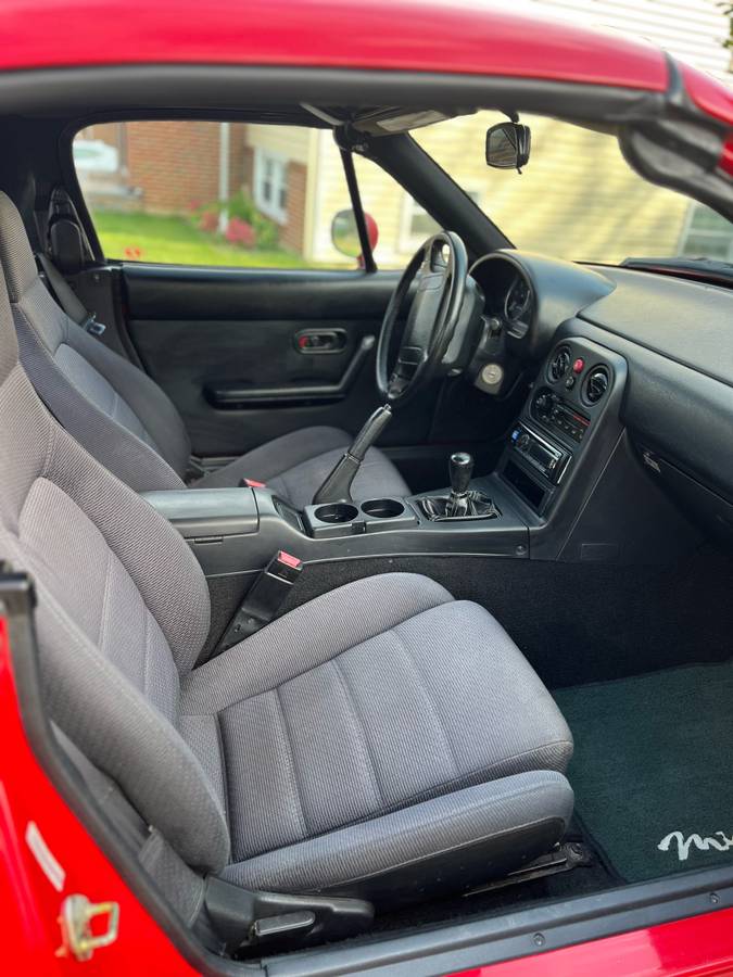 Mazda-mx-5-miata-1992-red-11