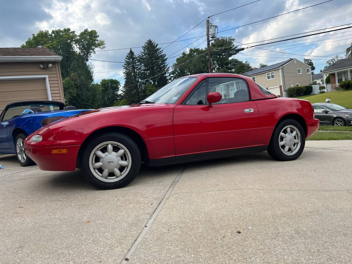 Mazda-mx-5-miata-1992-red-13