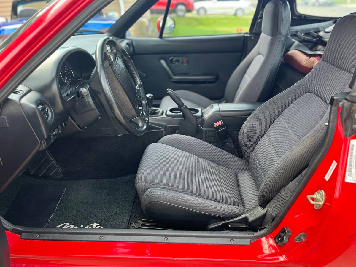 Mazda-mx-5-miata-1992-red-14