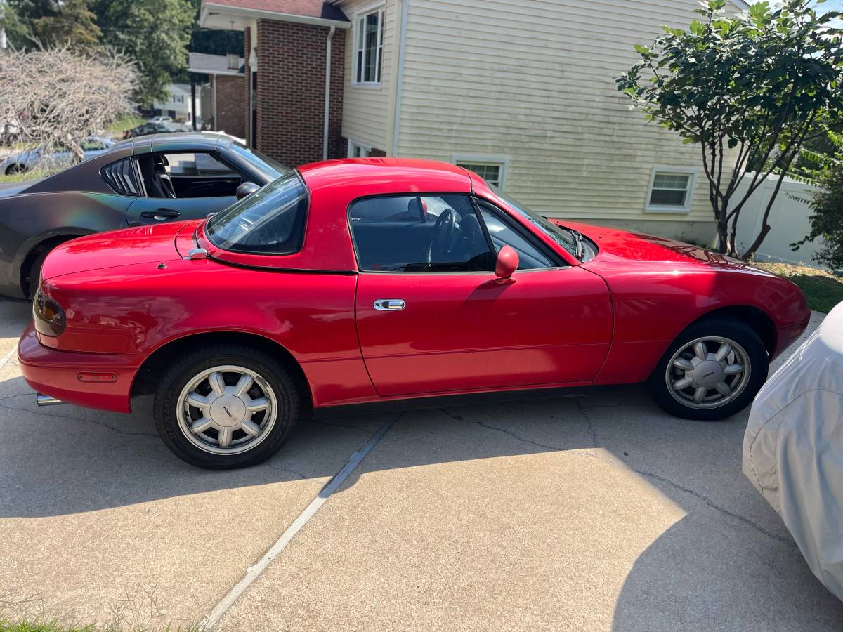 Mazda-mx-5-miata-1992-red-2