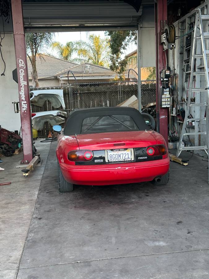 Mazda-mx-5-miata-1992-red-4