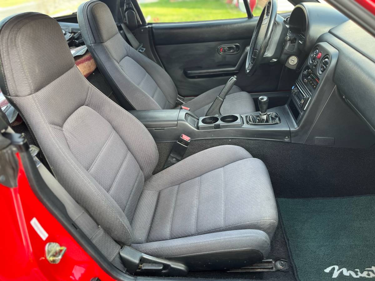 Mazda-mx-5-miata-1992-red-8