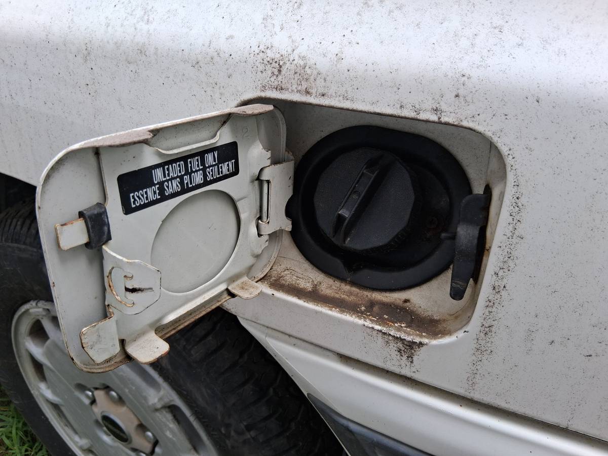 Mazda-mx6-1989-white-14