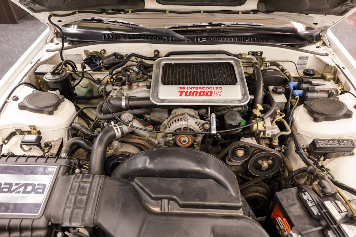 Mazda-rx-7-10th-anniversary-tur-1988-white-15