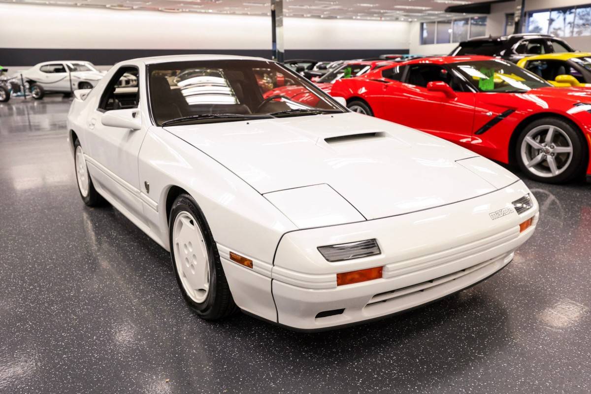 Mazda-rx-7-10th-anniversary-tur-1988-white-3