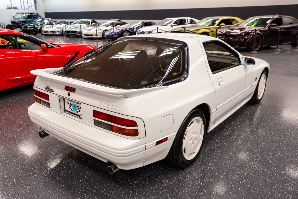 Mazda-rx-7-10th-anniversary-tur-1988-white-6