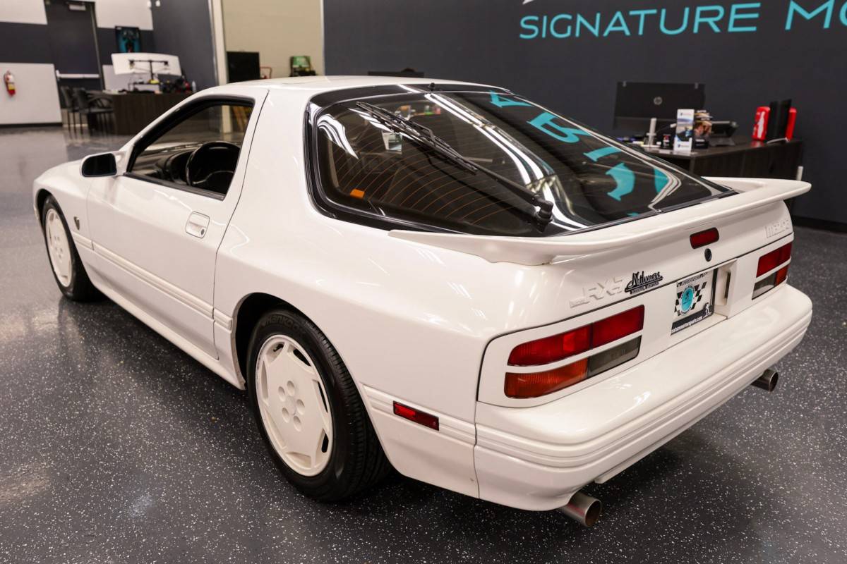 Mazda-rx-7-10th-anniversary-tur-1988-white-7