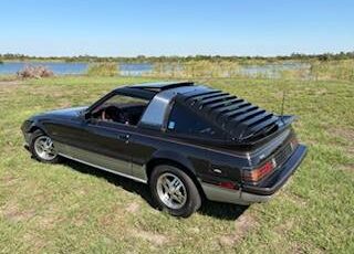 Mazda-rx-7-1984-black-4