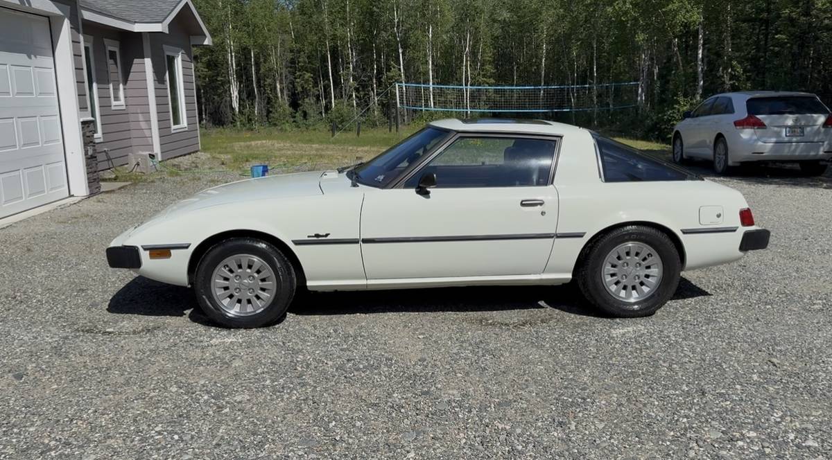Mazda-rx7-1979-white-1