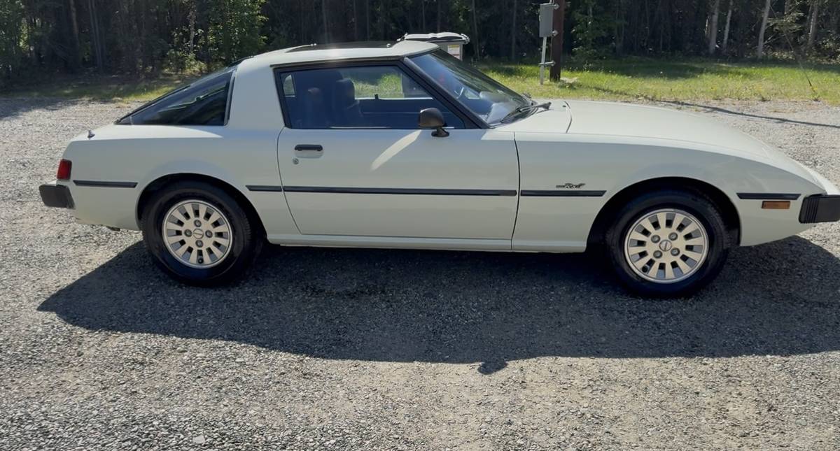 Mazda-rx7-1979-white-2