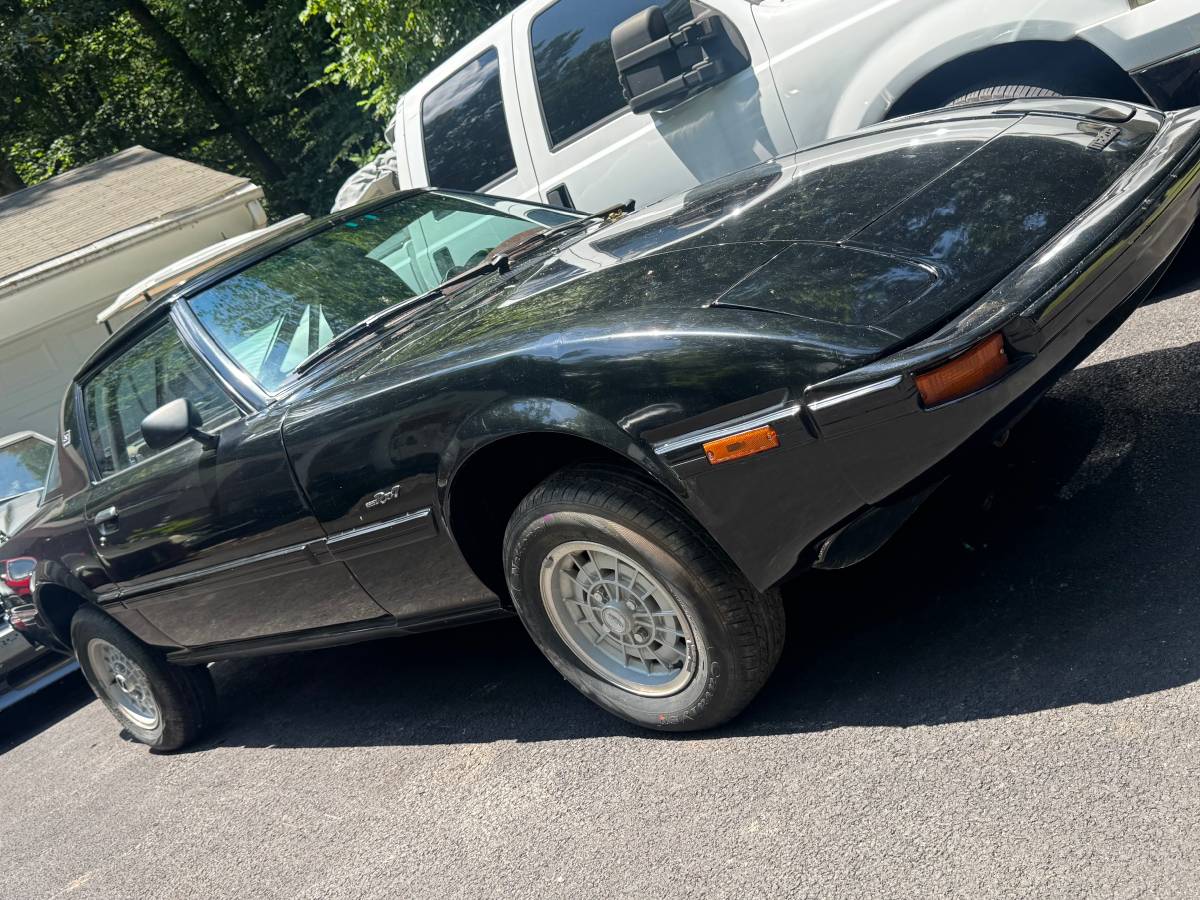 Mazda-rx7-1982