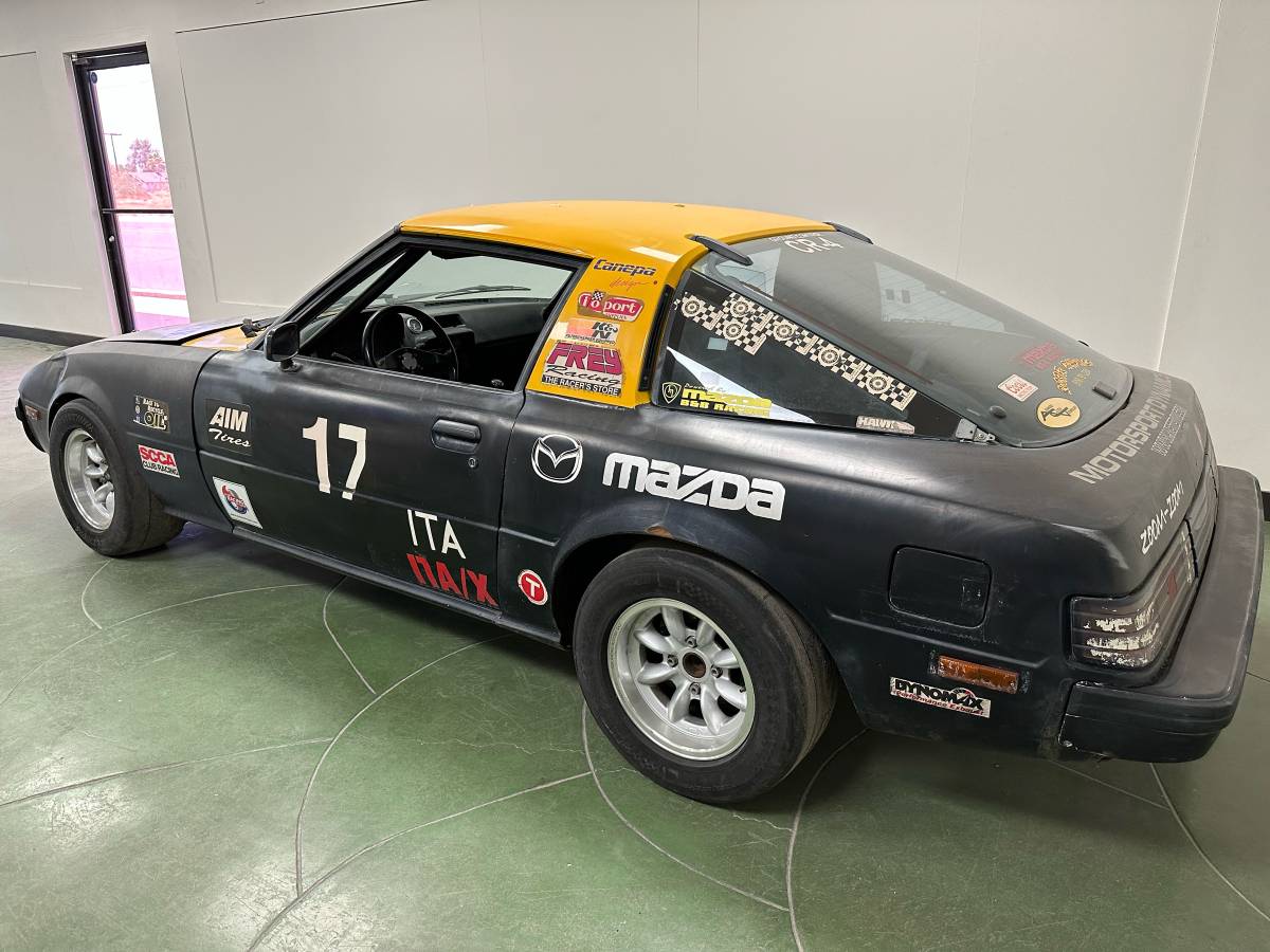 Mazda-rx7-1983-black-4